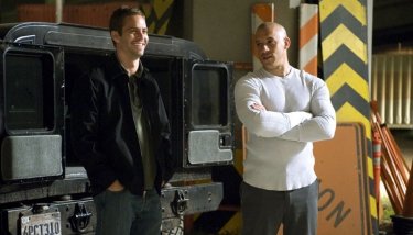 Paul Walker e Vin Diesel in una sequenza del film Fast and Furious - Solo parti originali