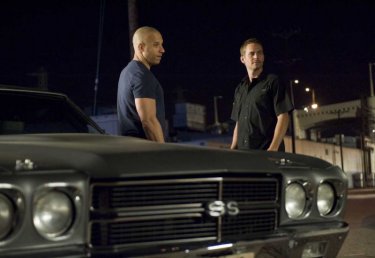 Vin Diesel e Paul Walker in una scena del film Fast and Furious - Solo parti originali