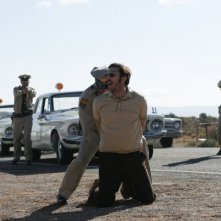 Vincent Cassel in una scena del biopic Nemico pubblico n°1 - L'istinto di morte