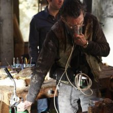 Zachary Quinto e John Glover in una scena di Shades of Gray della terza stagione di Heroes