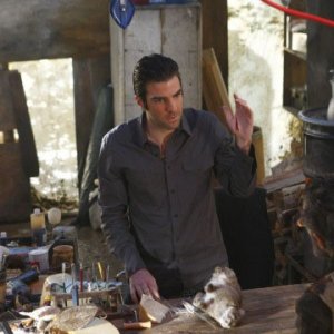 Zachary Quinto in una scena di Shades of Gray della terza stagione di Heroes