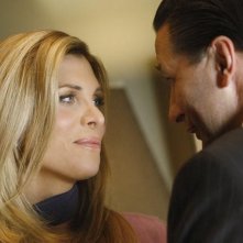 Candis Cayne e William Baldwin in una scena dell'episodio 'The Plan' della seconda stagione di Dirty Sexy Money