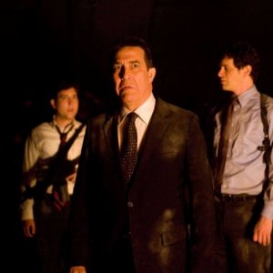 Chris Marquette, Ciaran Hinds e Tom Everett Scott del film Corsa a Witch Mountain