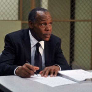Danny Glover è Thomas nell'episodio My Name is Alias di My Name is Earl