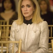 Donna Mills in una scena dell'episodio 'The Facts' della seconda stagione di Dirty Sexy Money'