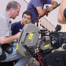 Il direttore della fotografia Saverio Guarna e il regista Bruno De Paola sul set del film Il sogno nel casello