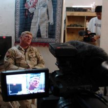 Isaac Radermacher sul set del documentario Brothers at War