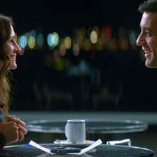 Julia Roberts e Clive Owen in una scena del film Duplicity