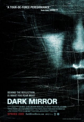 La locandina di Dark Mirror