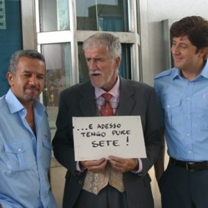 Mario Porfito, Ugo Fangareggi e Pietro Pignatelli in una scena del film Il sogno nel casello