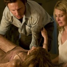 Tony Goldwyn e Monica Potter in un'immagine del film The Last House on the Left