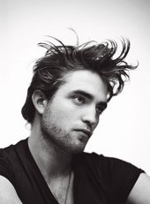 Robert Pattinson posa per GQ