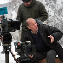 Alberto Negrin durante le riprese della fiction Pane e libertà