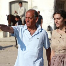 Alberto Negrin e Raffaella Rea sul set della fiction Pane e libertà