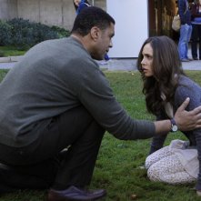 Eliza Dushku ed Harry J. Lennix in un momento dell'episodio Echoes di Dollhouse
