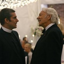 Glenn Fitzgerald con Donald Sutherland in una scena dell'episodio 'Il Matrimonio' della serie tv Dirty Sexy Money