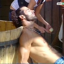 Grande Fratello 9 - una immagine sexy di Alberto Scrivano, l'ormeggiatore genovese del GF9