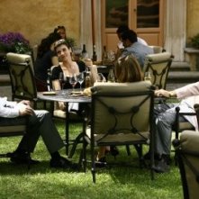 Peter Krause, Daniel Cosgrove  e Zoe McLellan in un momento nell'episodio ' The Chiavennasca ' della serie tv Dirty Sexy Money