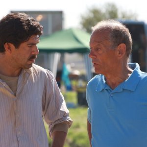 Pierfrancesco Favino ed Alberto Negrin sul set della fiction Pane e libertà