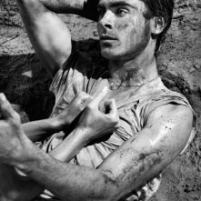 Una Sensuale Immagine Di Zac Efron Che Posa Per La Rivista Interview Magazine 108675