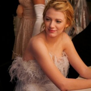 Blake Lively in una scena dell'episodio The Age of Dissonance di Gossip Girl