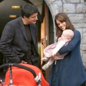 Ken Marino e Missy Peregrym in una scena dell'episodio I Want My Baby Back di Reaper