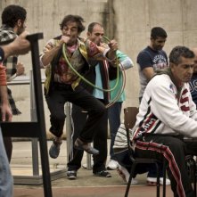 Paolo Ciarchi e i detenuti della Casa Circondariale 'Lorusso e Cutugno' di Torino in una scena del film Tutta colpa di Giuda