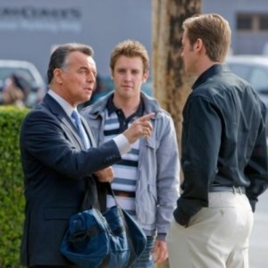 Ray Wise, Bret Harrison ed Armie Hammer in una scena dell'episodio The Favorite di Reaper