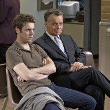 Ray Wise e Bret Harrison in una scena dell'episodio The Favorite di Reaper