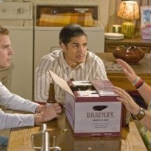 Rick Gonzalez, Bret Harrison e Tyler Labine in una scena dell'episodio A New Hope di Reaper