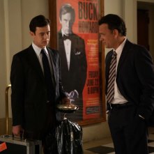 Colin Hanks e Tom Hanks in una scena del film The Great Buck Howard