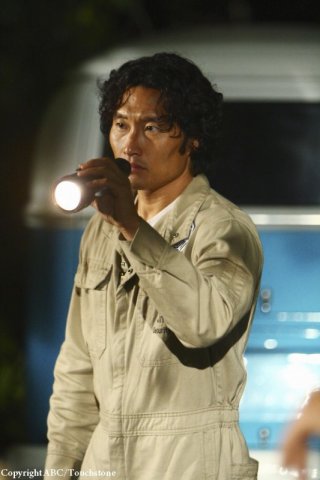 Daniel Dae Kim nell'episodio He's Our You di Lost