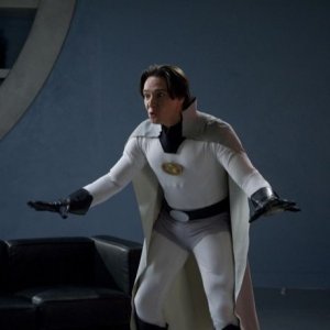 Justin Whalin in una scena del film Super Capers