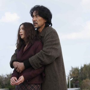 Kyoko Koizumi e Koji Yakusho in una scena del film Tokyo Sonata
