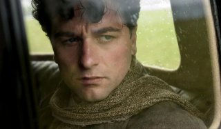 Matthew Rhys in un'immagine del film The Edge of Love
