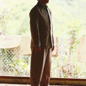 Michael Emerson in una scena dell'episodio He's Our You di Lost