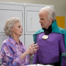 Sam Lloyd in una scena del film Super Capers