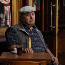 Lino Banfi è il protagonista del film tv Scusate il disturbo