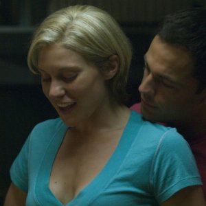 Katee Sackhoff insieme a Tobias Mehler nei panni di Zack, nell'episodio 'Daybreak: Part 1' dell'ultima stagione di Battlestar Galactica