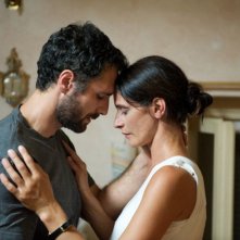 Raoul Bova e Simonetta Solder in un'immagine del film Sbirri