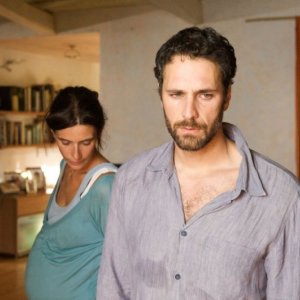 Simonetta Solder e Raoul Bova in un'immagine del film Sbirri