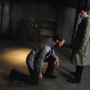 Christopher Heyerdahl e Misha Collins in un momento dell'episodio On the Head of a Pin di Supernatural