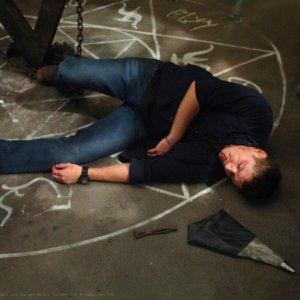 Jensen Ackles in una scena dell'episodio On the Head of a Pin di Supernatural