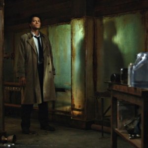 Misha Collins in un momento dell'episodio On the Head of a Pin di Supernatural