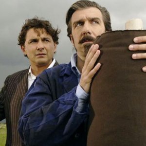 Alessandro Paci e Francesco Ciampi in una scena del film Cenci in Cina