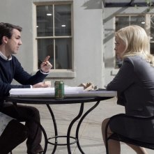 Amy Poehler E Paul Schneider In Una Scena Del Pilot Di Parks And Recreation 109556