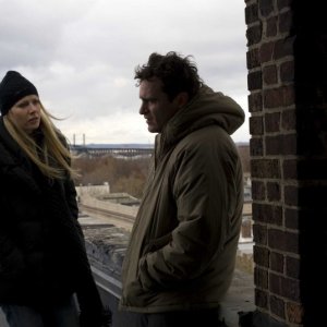 Gwyneth Paltrow e Joaquin Phoenix in una sequenza del film film Two Lovers