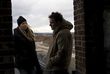 Gwyneth Paltrow e Joaquin Phoenix in una sequenza del film film Two Lovers