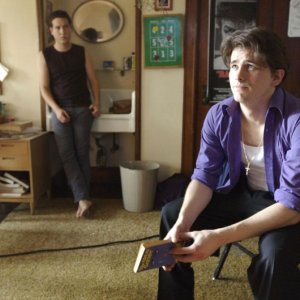 Jason Ritter in una scena del film The Education of Charlie Banks