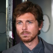 Claudio Gioè in una scena della serie tv Squadra Antimafia - Palermo oggi